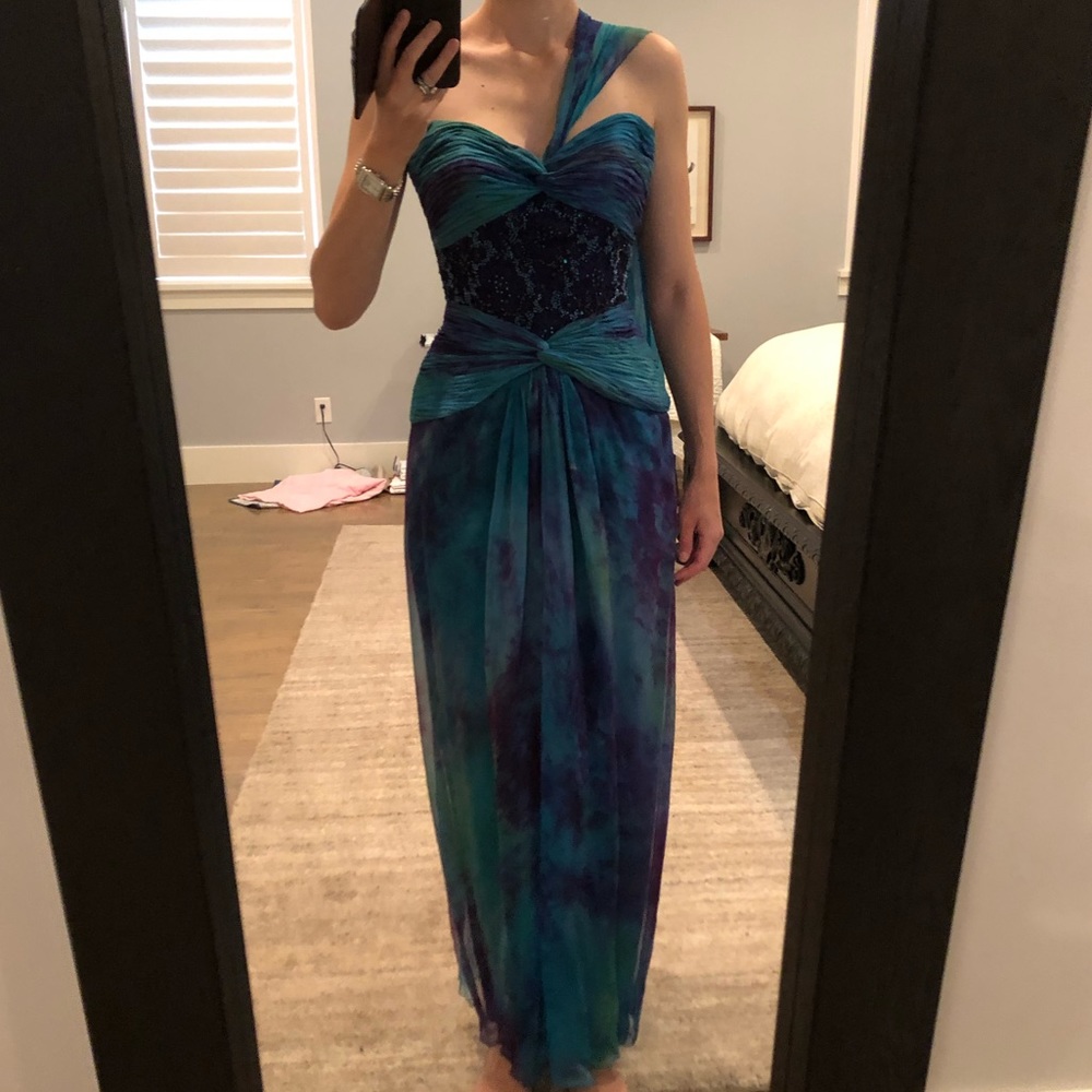 ✨Flash Sale✨Gorgeous flawless floor length gown!